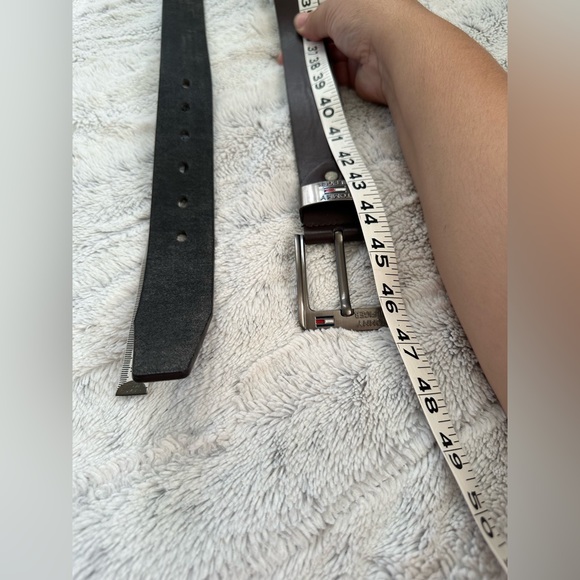 TOMMY HILFIGER men’s brown leather belt - Picture 6 of 9
